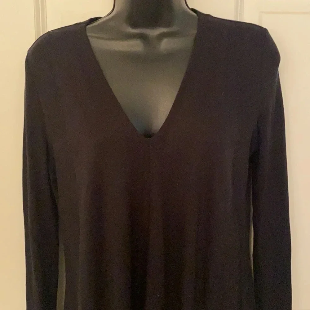 Philosophy black V-neck sweater size small angled bottom